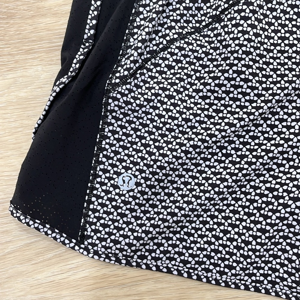 Lululemon Real Quick Short *Perforated 3.5" - Picture 3 of 11
